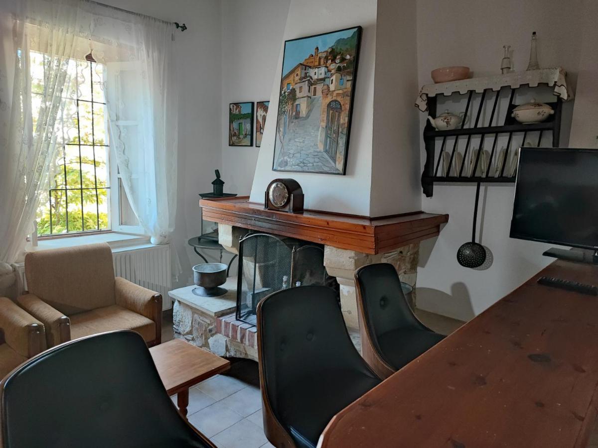 Liakoto Guest House Panayia ภายนอก รูปภาพ