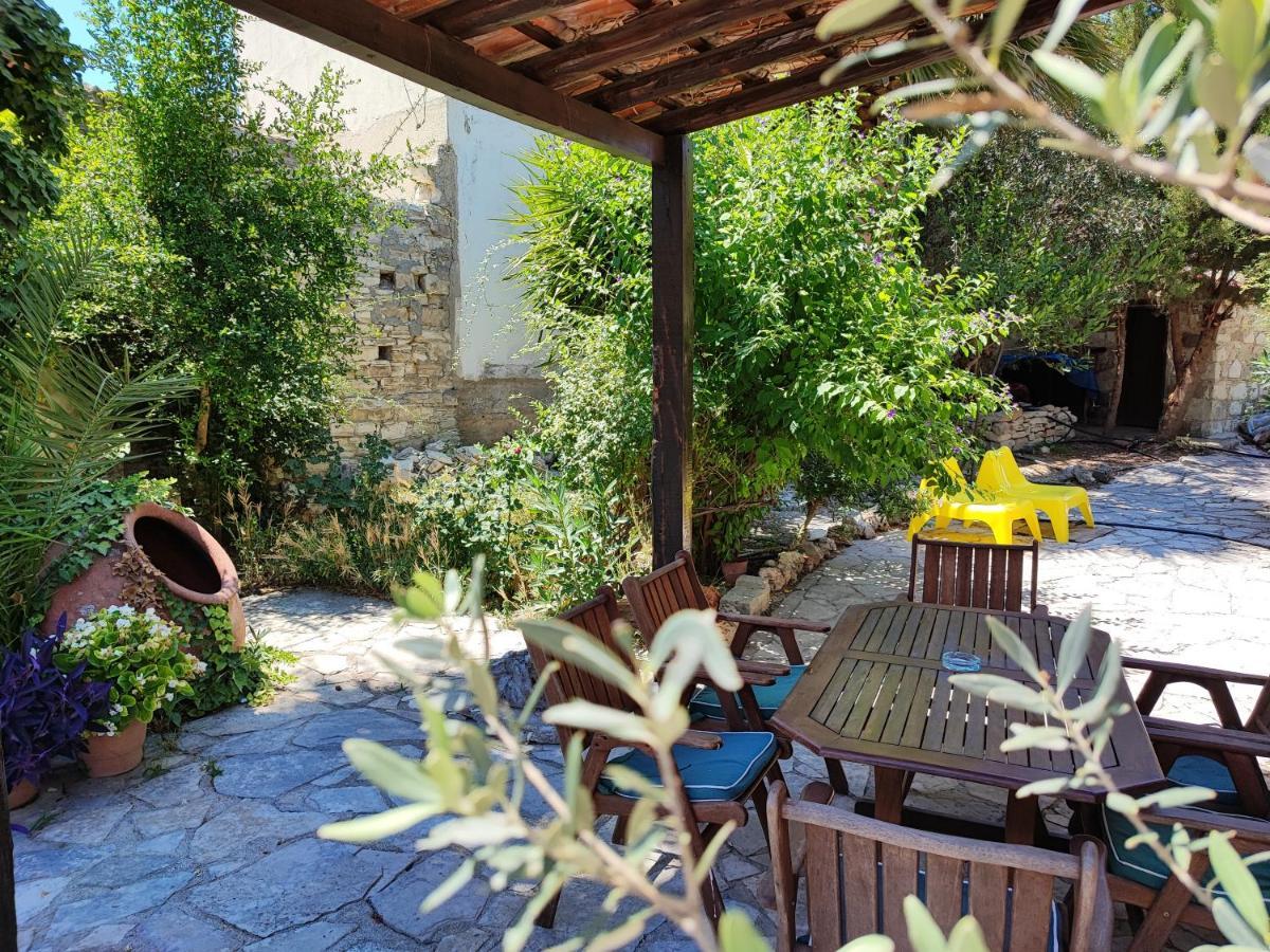 Liakoto Guest House Panayia ภายนอก รูปภาพ