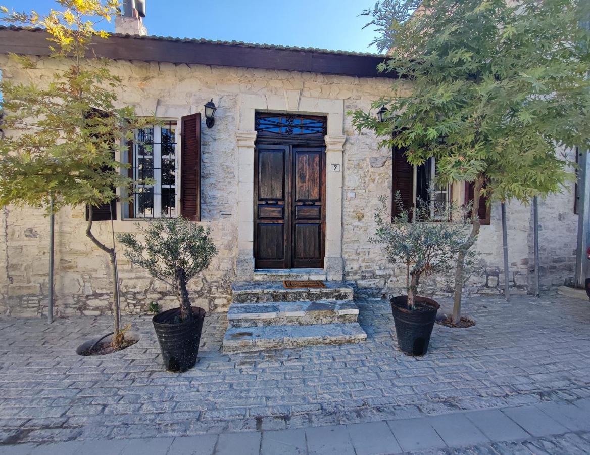 Liakoto Guest House Panayia ภายนอก รูปภาพ