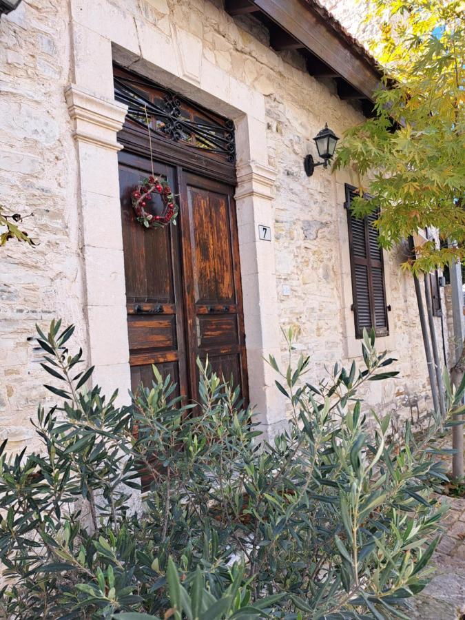 Liakoto Guest House Panayia ภายนอก รูปภาพ