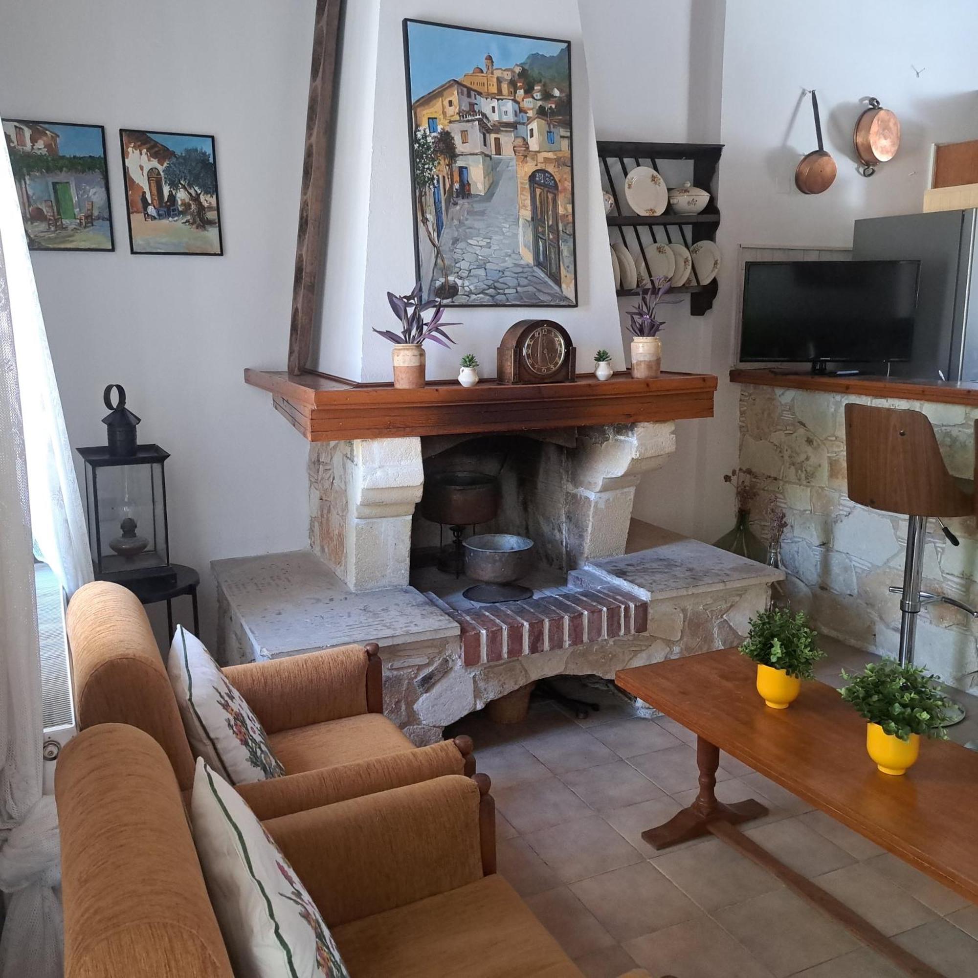 Liakoto Guest House Panayia ภายนอก รูปภาพ