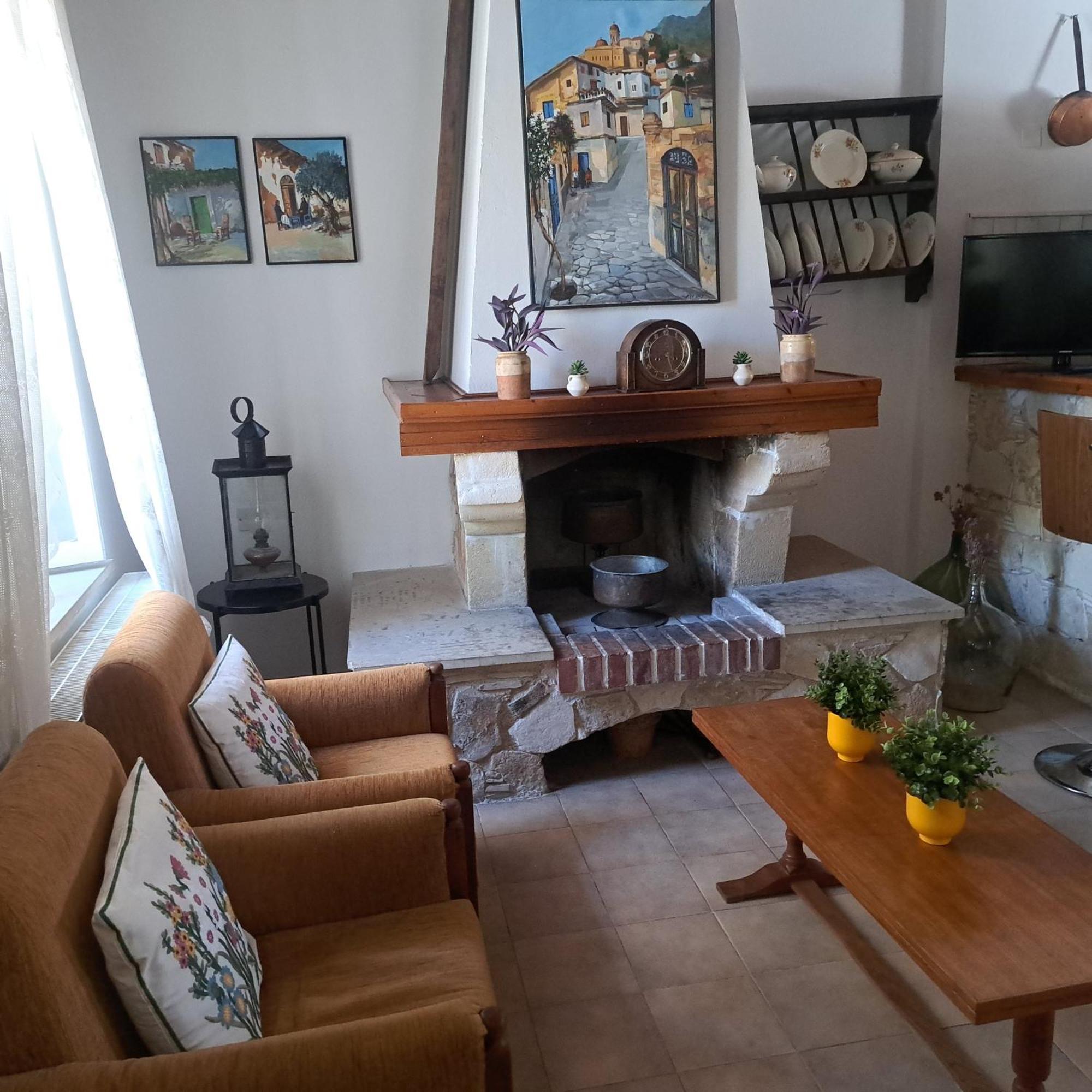 Liakoto Guest House Panayia ภายนอก รูปภาพ