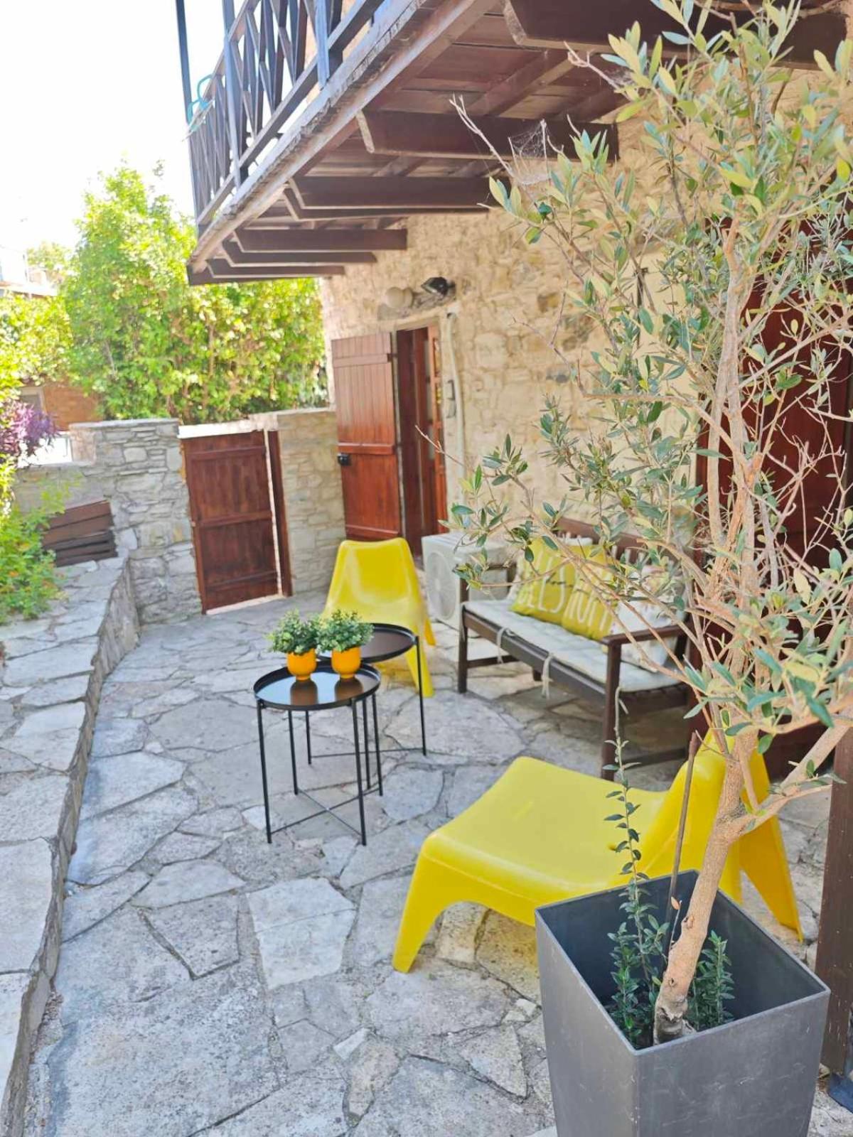 Liakoto Guest House Panayia ภายนอก รูปภาพ